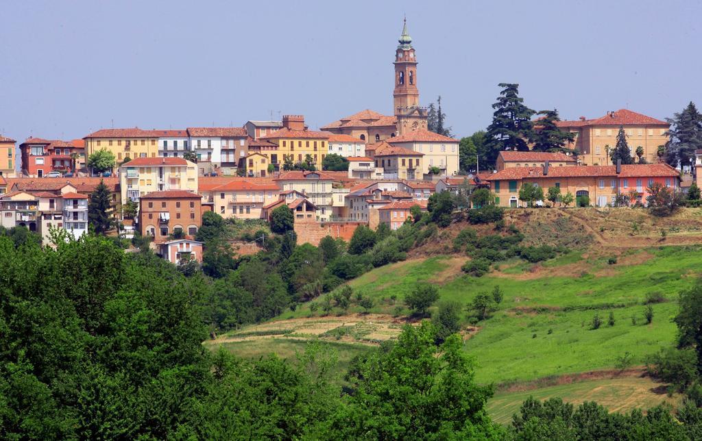 Bricco Pogliani Hotel CastellʼAlfero Exterior foto